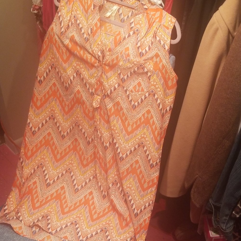 Summer dress size large by (Truth)
